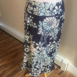 Cute & Casual Eddie Bauer skirt.